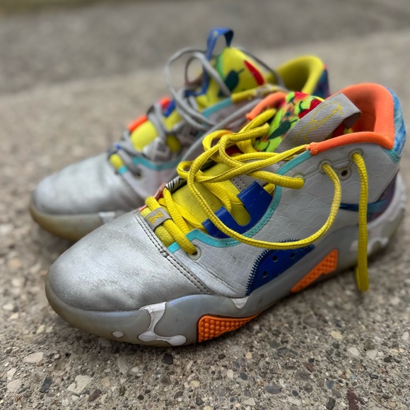 Nike Kids Sneakers in Metallic Silver with Yellow and Blue Highlights - Picture 1 of 4